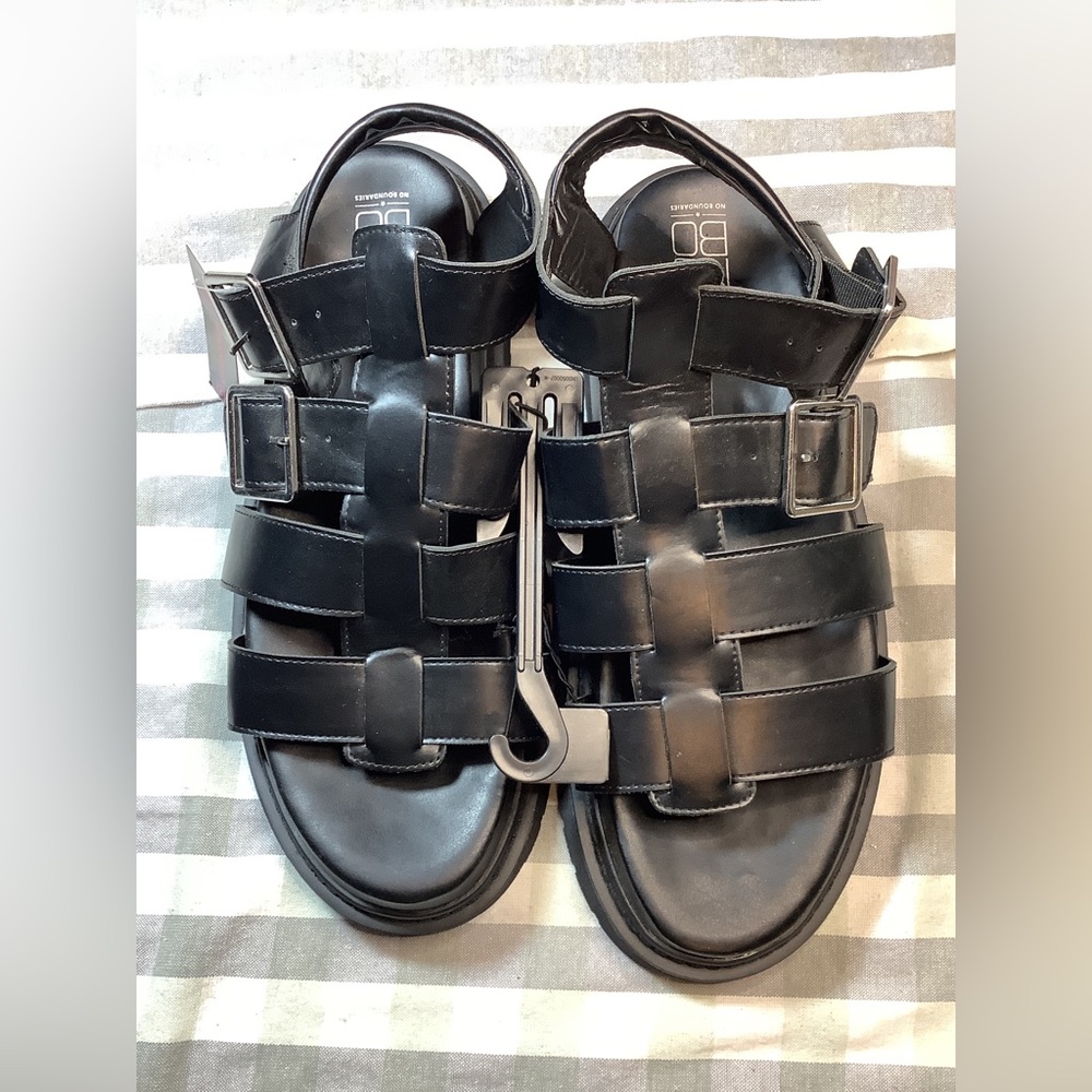 No Boundaries Women's Fisherman Lug Bottom Sandals
